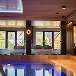 Des Chateaux & Hotel 4*