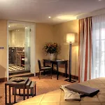 Des Chateaux & 4*