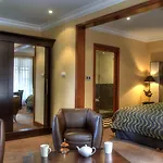 Des Chateaux & Hotel 4*