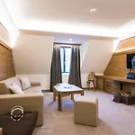 Hotel Des Chateaux &