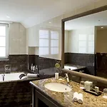 Des Chateaux & Hotel 4*