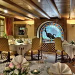 Des Chateaux &
