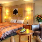 Des Chateaux & Hotel 4*