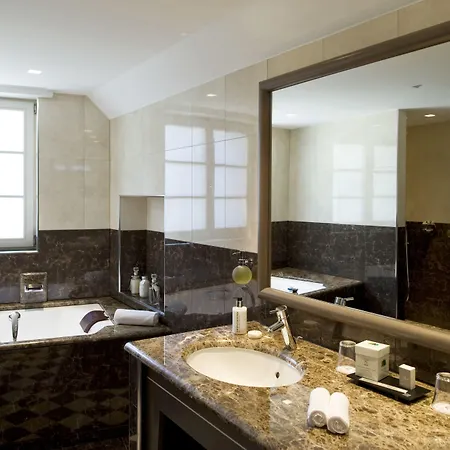 Des Chateaux & Hotell 4*