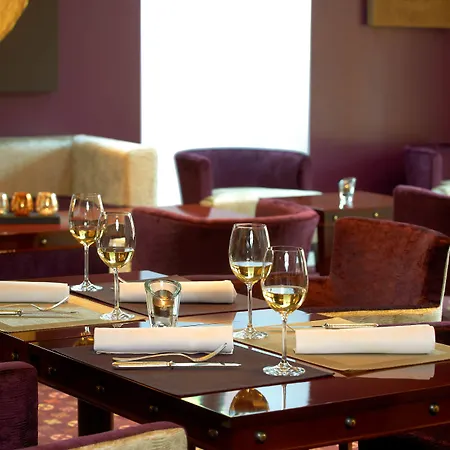 Des Chateaux &