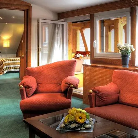 Des Chateaux & Hotel 4*