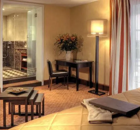 Des Chateaux & Hotel 4*