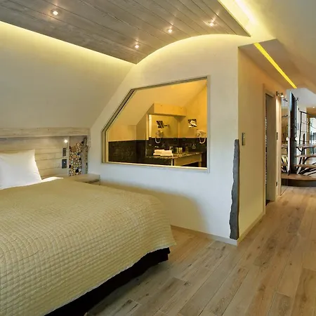 Des Chateaux & 4*