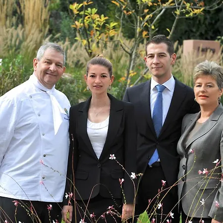 Des Chateaux & Hotell