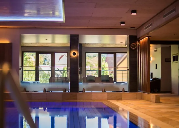 Des Chateaux & Hotel 4*