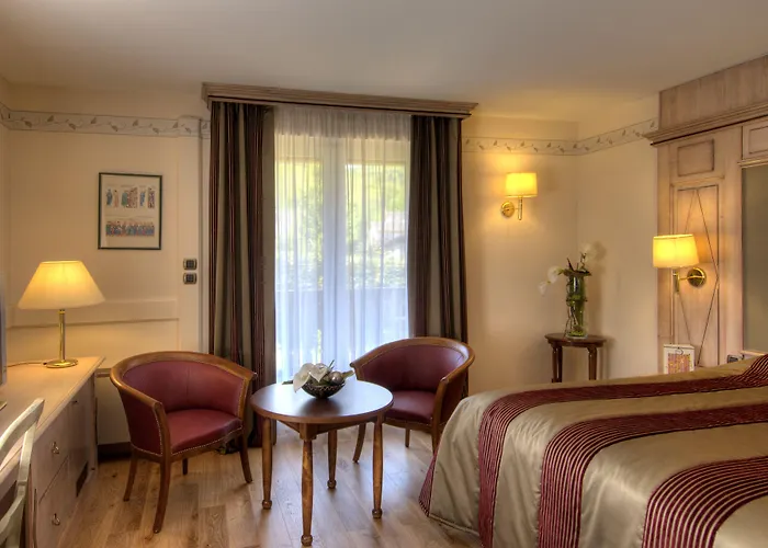 Des Chateaux & 4* Ottrott