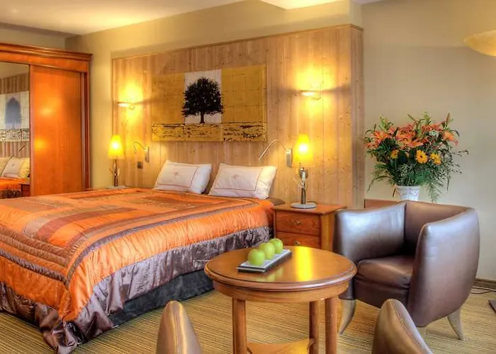 Des Chateaux & Hotel 4*