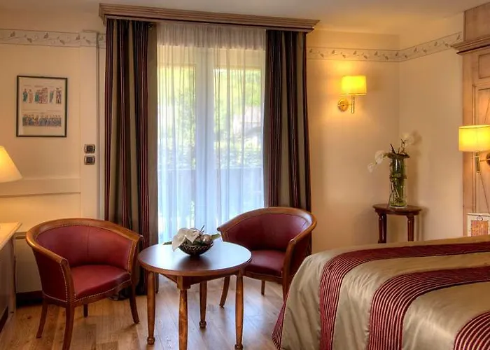 Des Chateaux & Hotel