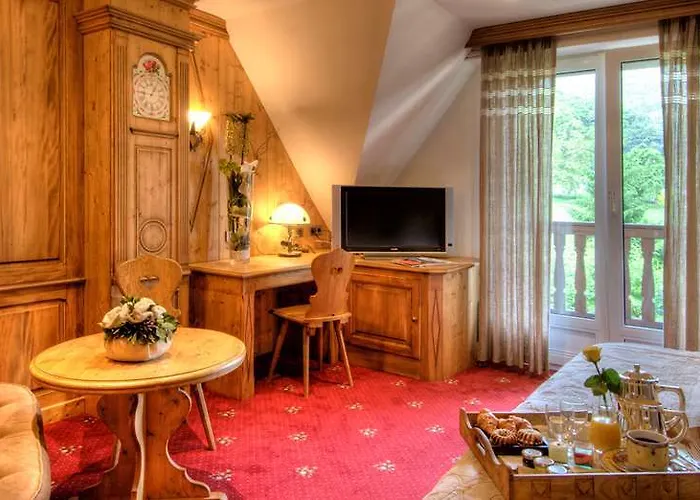 Des Chateaux & Hotel 4*