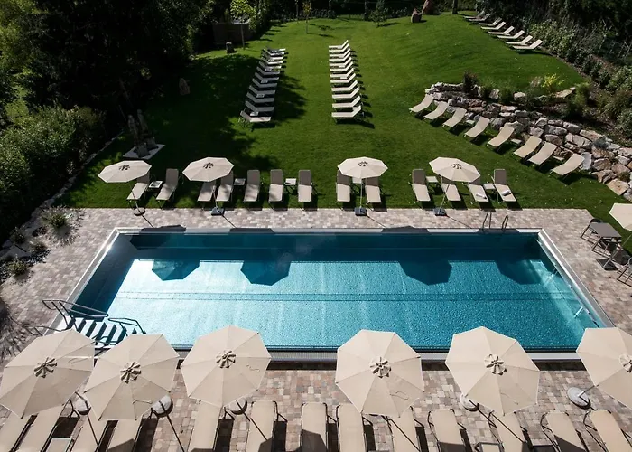 Hotel Des Chateaux & 4*